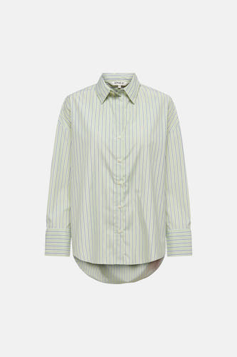 Chemise verte à rayures à manches longues de ONLY, avec fermeture boutonnée et ourlet arrondi.