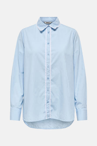 Chemise bleue à manches longues de ONLY, avec un bord décoratif sur la patte.