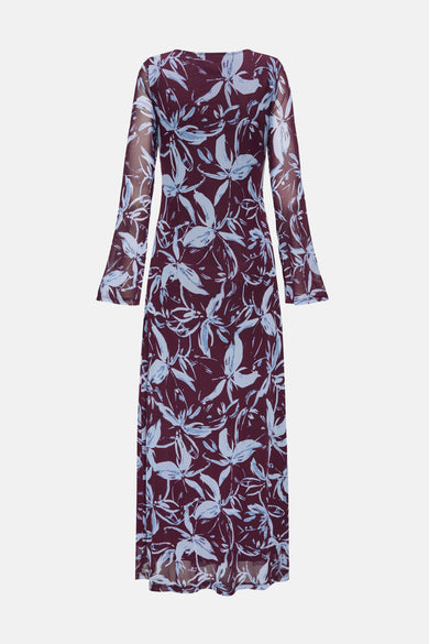 Robe rouge à longues manches de ONLY, avec un motif floral bleu.