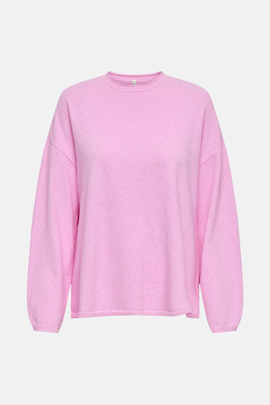 Roze, gebreide trui op witte achtergrond.