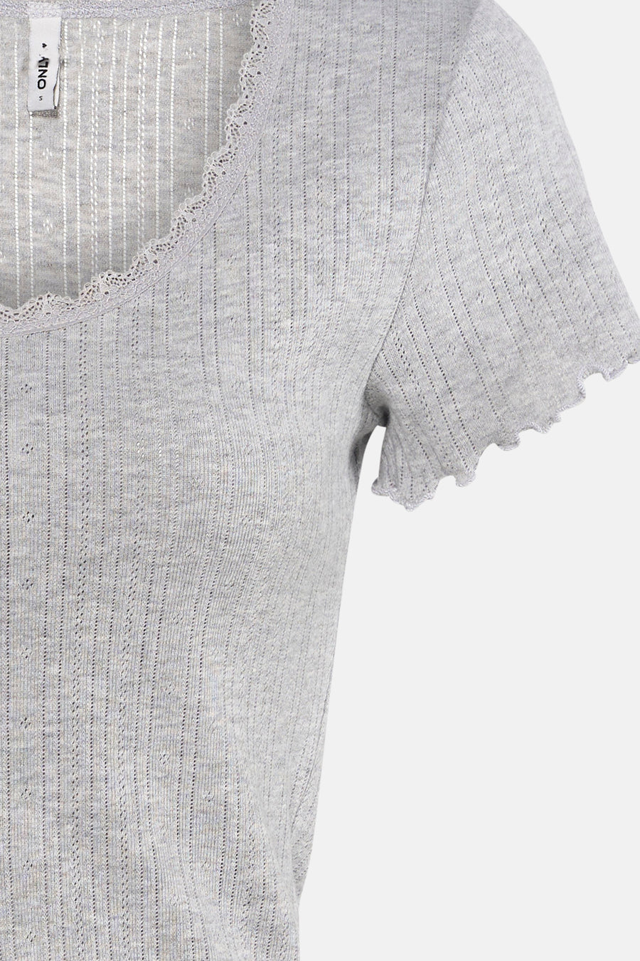 T-shirt gris à manches courtes de ONLY, avec détails en dentelle et structure côtelée.