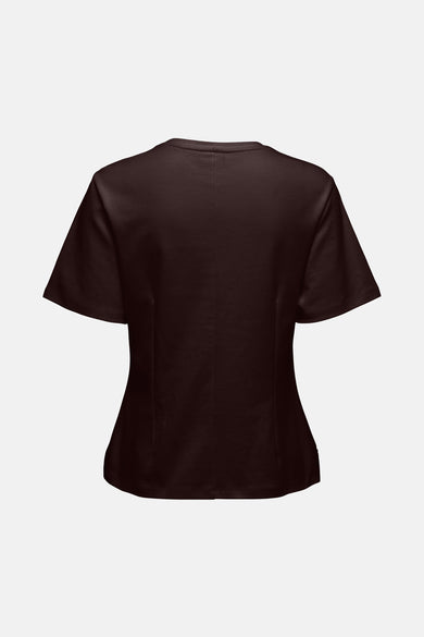 T-shirt brun à manches courtes de JDY, avec une coupe subtile et structurée sur un fond blanc.