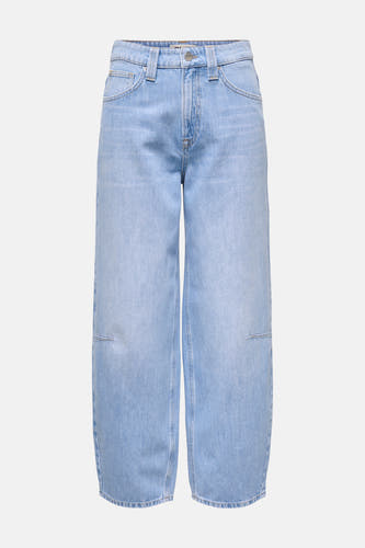 Jean denim bleu clair spécial fit ONLY, avec des jambes larges et des poches.