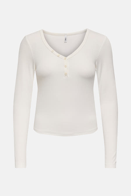 T-shirt blanc à manches longues d'ONLY, avec un détail de bouton sur la poitrine.