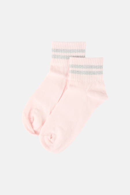 Chaussettes roses d'ONLY avec des rayures argentées scintillantes et une texture côtelée.