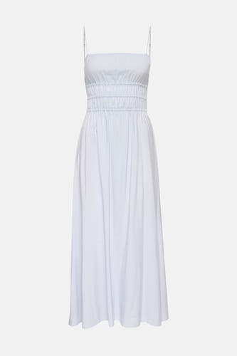 Robe sans manches bleu clair de ONLY® avec corsage smocké, fines bretelles et jupe ample.