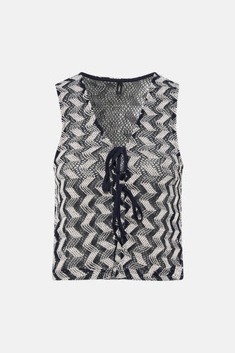 Gilet multicolore en crochet ONLY® avec motif zigzag ajouré et fermeture à nouer au col en V.