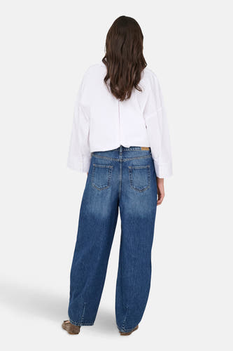 Jean denim bleu marine spécial fit de JDY, avec des jambes larges et un arrière.