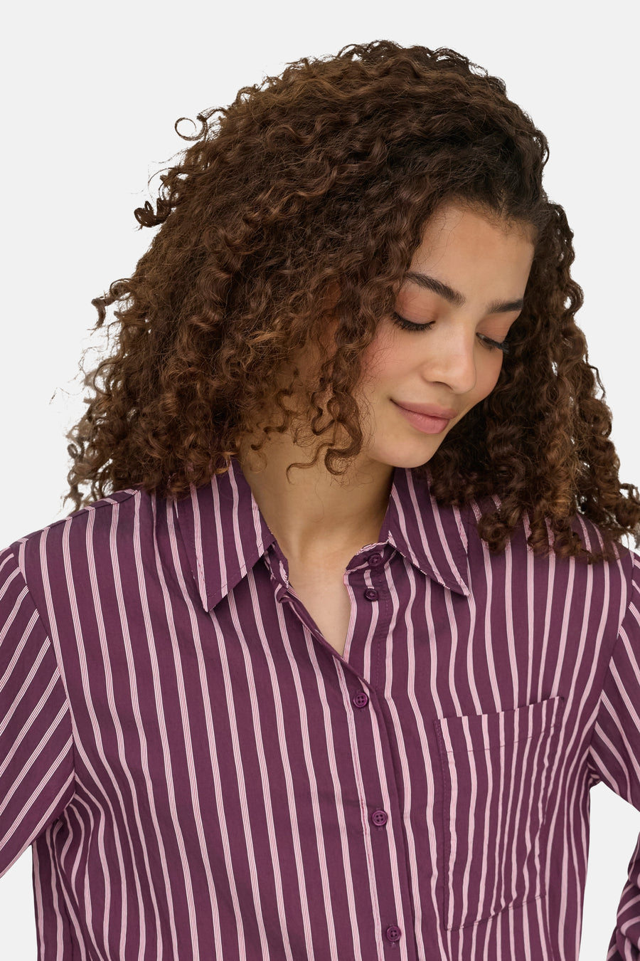 Chemise rayée violette à manches longues, col et poche poitrine de ONLY®.