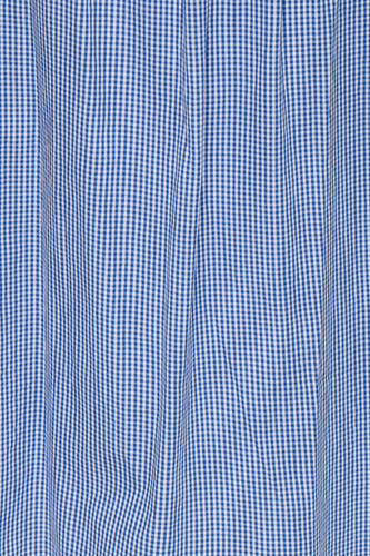 Jupe longue bleue ONLY® à motif à carreaux bleu et blanc et à plis.