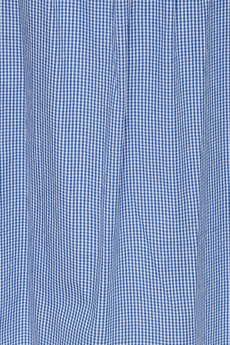 Jupe longue bleue ONLY® à motif à carreaux bleu et blanc et à plis.