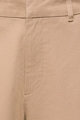 Pantalon 7/8 beige de JDY, en sergé, avec passants de ceinture et coutures apparentes sur le devant.