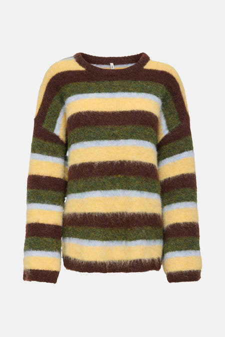 Sweat-shirt multicolore avec col rond de ONLY, avec des rayures horizontales en jaune, marron, vert et bleu.