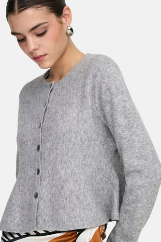 Gilet gris de JDY, à manches longues et fermeture boutonnée.