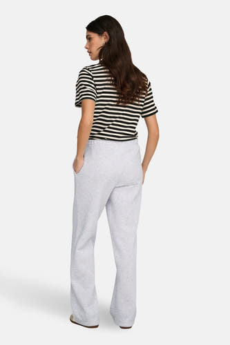 Pantalon de jogging gris d'ONLY, avec jambes larges et poches latérales.