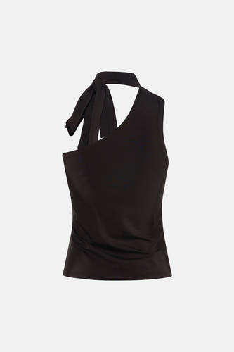 Haut noire sans manches de JDY avec encolure asymétrique et détail de nœud sur l'épaule.