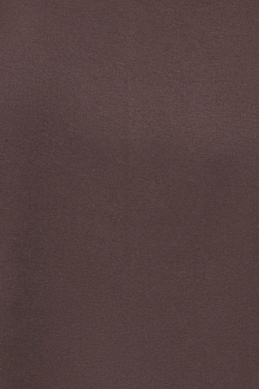 Bruine mouwloze top van JDY, fijne ribstructuur, close-up detail, gladde stof, neutrale kleur