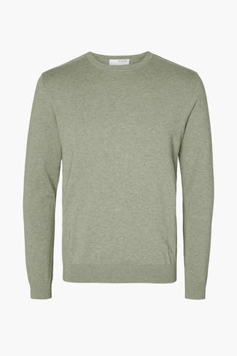Pull vert avec col rond de SELECTED, uni et en fine maille côtelée.