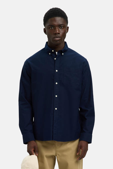 Blau,, longs manches de chemise SELECTED, avec fermeture à boutons et poche poitrine.