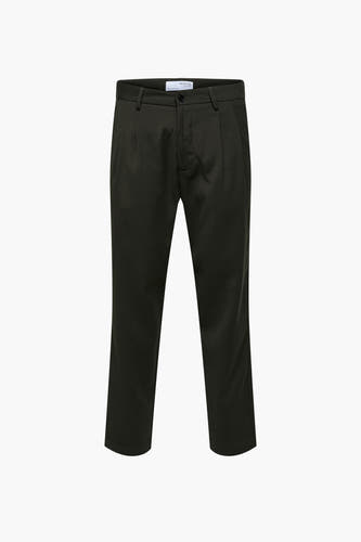 Pantalon vert de SELECTED, uni et plissé, sur fond blanc.