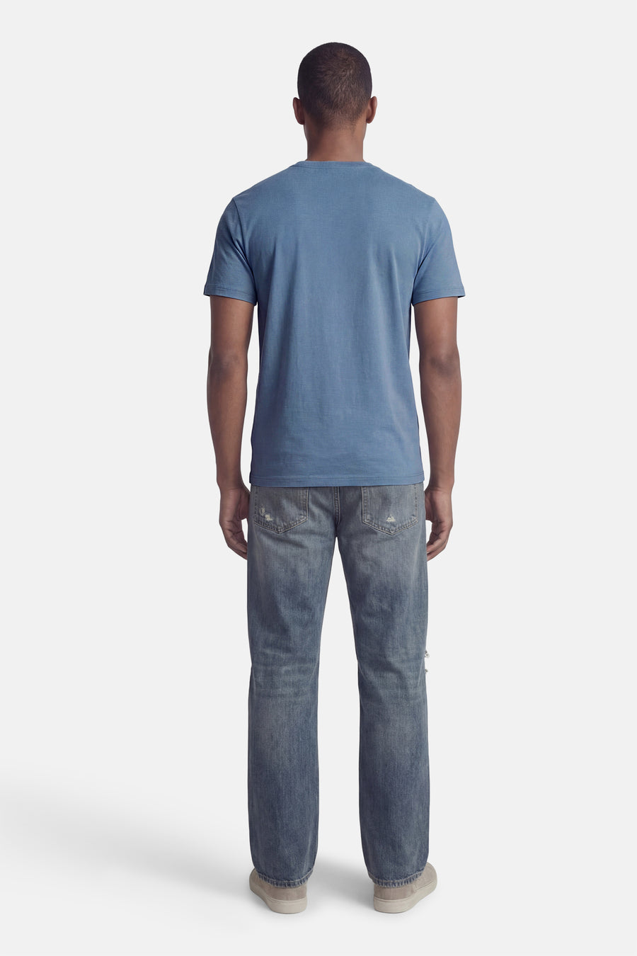 T-shirt bleu à manches courtes de SELECTED, de couleur unie et avec le dos visible.