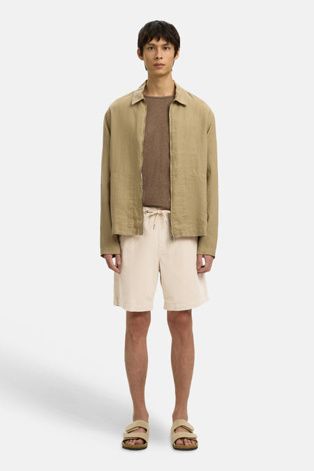 Ecru short van SELECTED, met een trekkoord en een corduroy textuur.