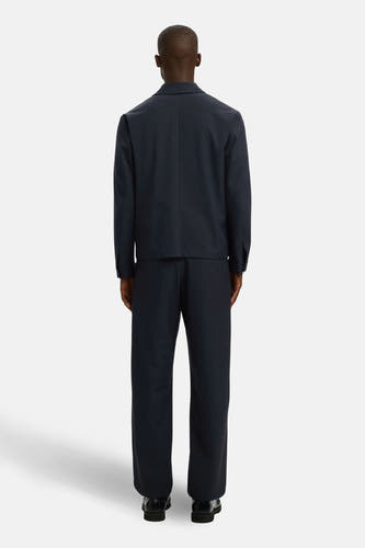 Chemise bleue à manches longues de SELECTED, vue de dos, avec un motif uni.