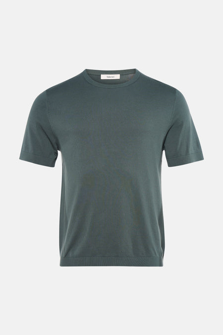 Pull vert avec col rond de SELECTED, avec une texture finement tricotée, des manches courtes et des bords côtelés.