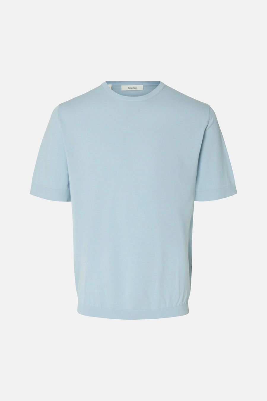 Pull bleu clair à col rond de SELECTED, finement tricoté avec des manches courtes et des ourlets côtelés.