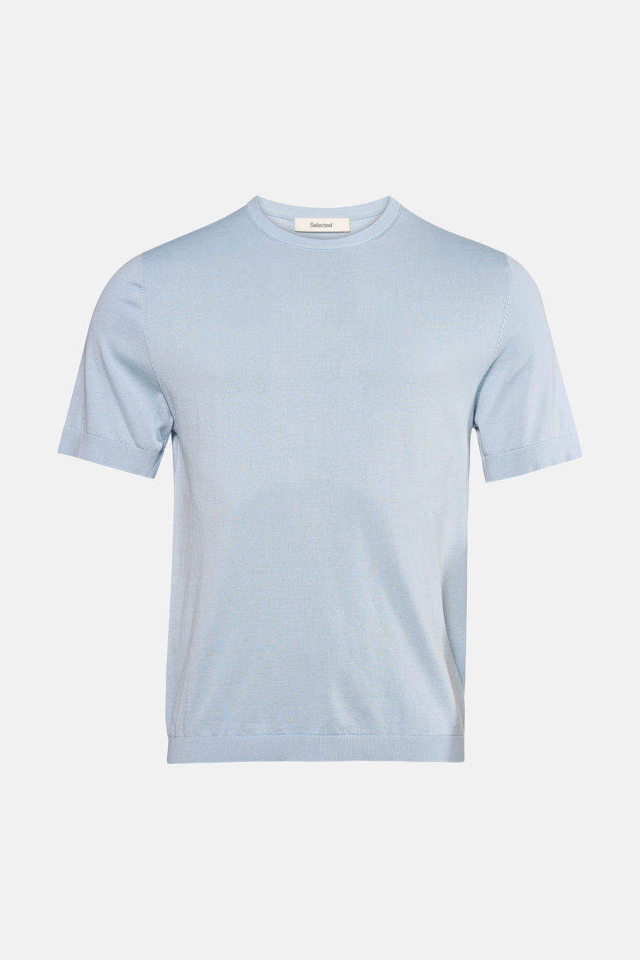 Pull bleu clair à manches courtes et col rond de SELECTED, finement tricoté avec col, poignets et ourlet côtelés.