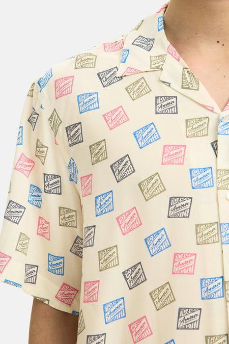 Chemise multicolore à manches courtes de SELECTED, avec un motif de motifs d'hôtel.