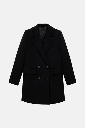 Manteau long noir de MANGO, avec col revers, double rangée de boutons et poches droites.