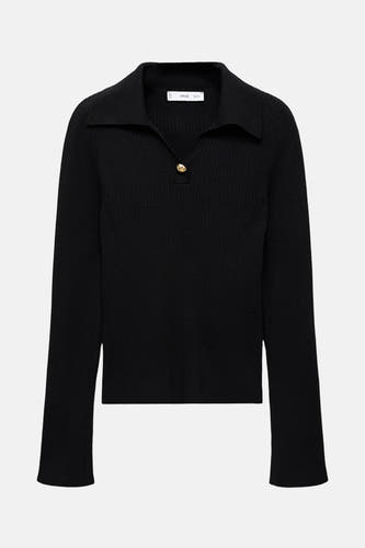 Pull noir avec col rond de MANGO, avec un col et une boutonnière dorée.