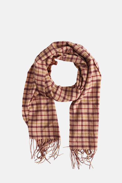 Écharpe d'hiver multicolore de MANGO, avec un motif rayé et des franges.