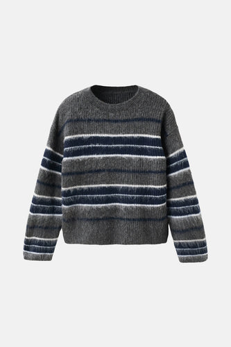 Gestreept, grijsblauwe wollen trui.