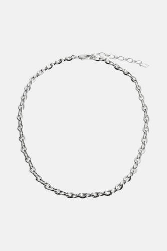 Courte chaîne en argent de MANGO, avec un fin maillon et une chaîne d'extension.