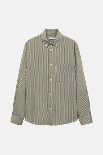 T-shirt kaki à manches longues de MANGO, avec un motif rayé et une poche poitrine.