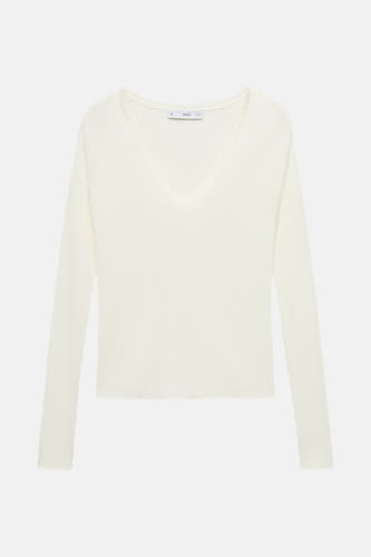 T-shirt blanc à col V de MANGO, texture fine et longues manches.