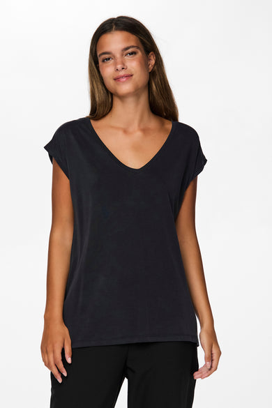 Zwart T-shirt met korte mouwen van PIECES®, met een V-hals en losse pasvorm.
