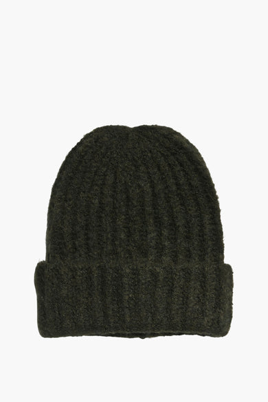 Casquette verte de PIECES avec une texture rayée et un bord replié.