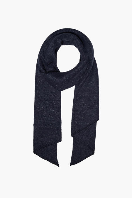 Écharpe d'hiver bleue de PIECES® avec des détails glitter subtils.