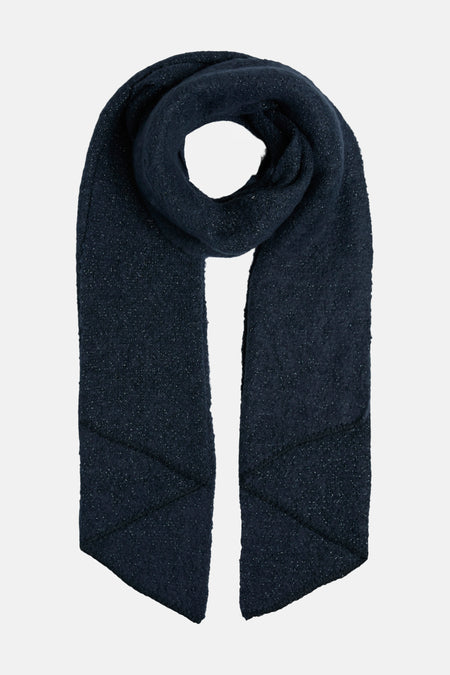 Écharpe d'hiver bleue de PIECES®, avec une texture scintillante et une boucle tordue au sommet.