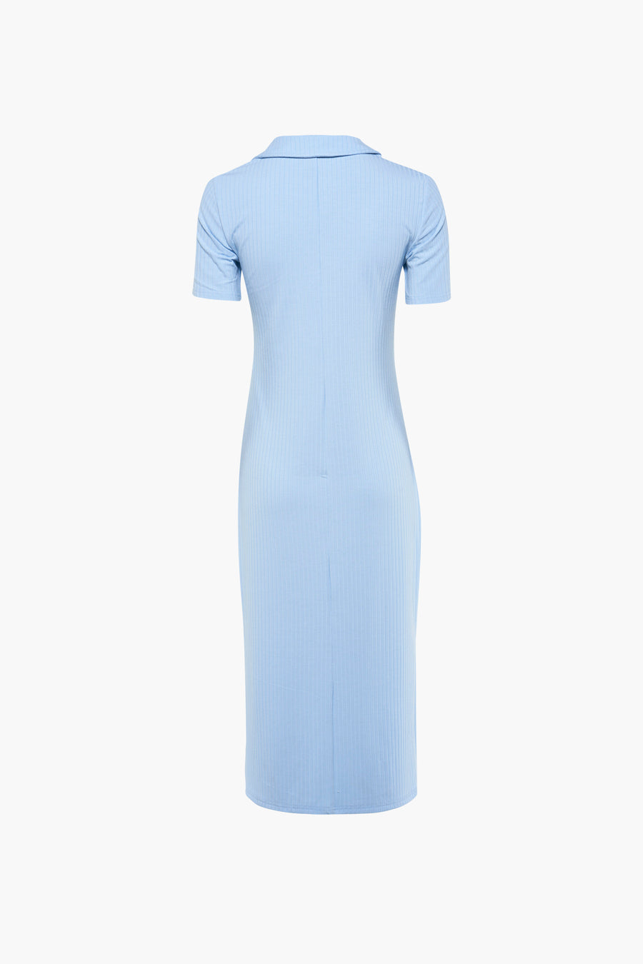 Robe bleue à manches courtes de PIECES®, avec une texture rayée et une fente dans le dos.