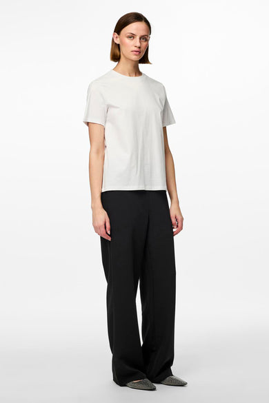 Short de jogging PIE PIE PIE PIE, combin avec un un T-shirt-shirt casual style fluide.