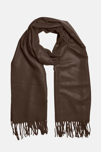 Écharpe d'hiver brune de PIECES® avec des extrémités frangées.