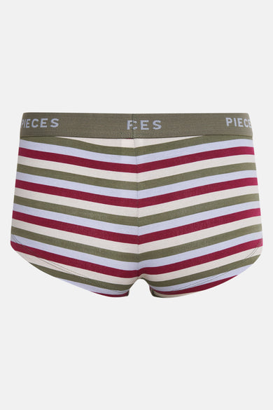 Multikleurige shorty van Pieces, met horizontale strepen in rood, beige en lila, en een groene tailleband.
