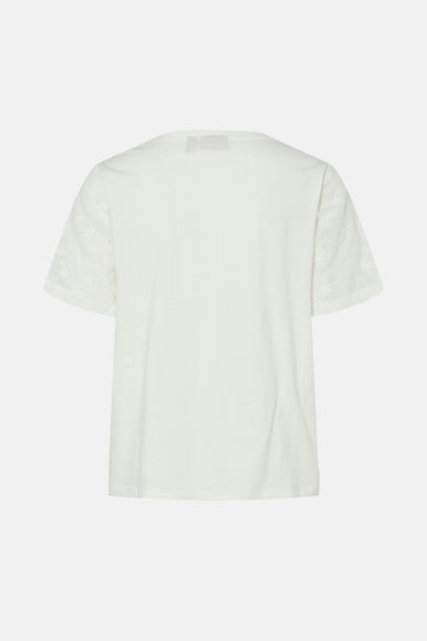 Wit T-shirt van PIECES® met korte kanten mouwen en een effen lijf.