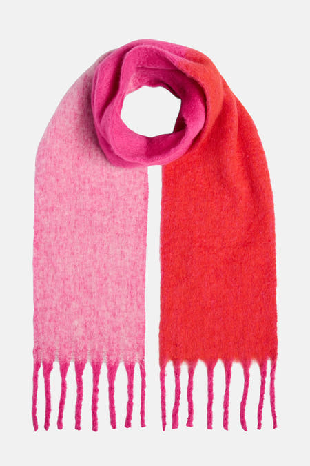 Écharpe d'hiver multicolore de PIECES®, avec franges et une douce texture en laine.