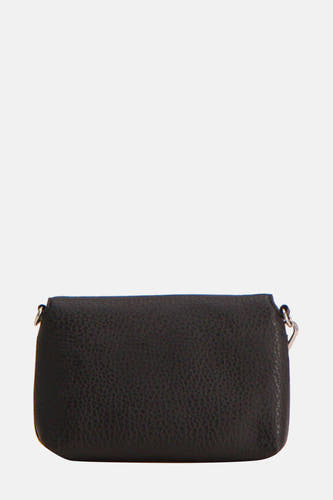 Sac à dos noir de PIECES® avec une subtile structure granulée et des détails argentés.