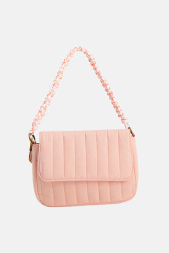 Sac à bandoulière matelassé rose de PIECES® avec bandoulière tressée.